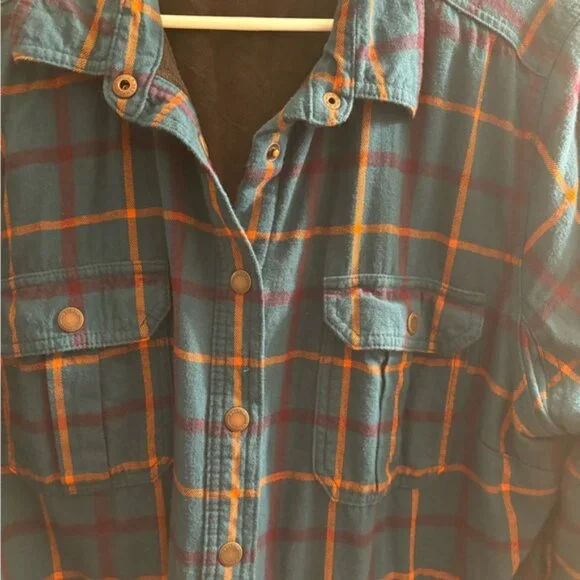 Duluth Trading Co Fleece lined Flannel Shacket - Picture 2 of 8
